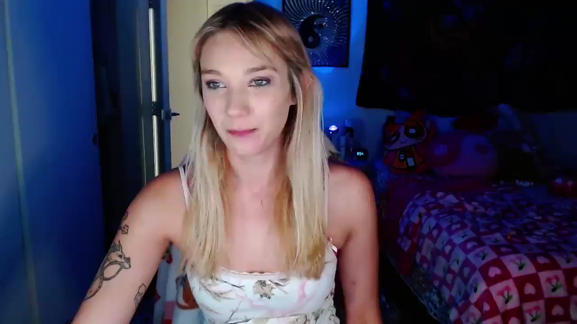Gallery image thumbnail from VioletRay's myfreecams stream on, 08/26/2025, 06:09 image 1 of 20