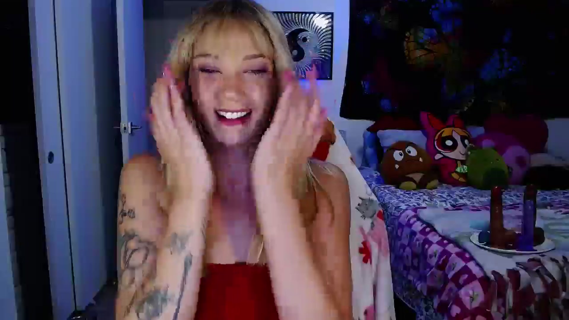 Gallery image thumbnail from VioletRay's myfreecams stream on, 08/28/2025, 02:23 image 5 of 20