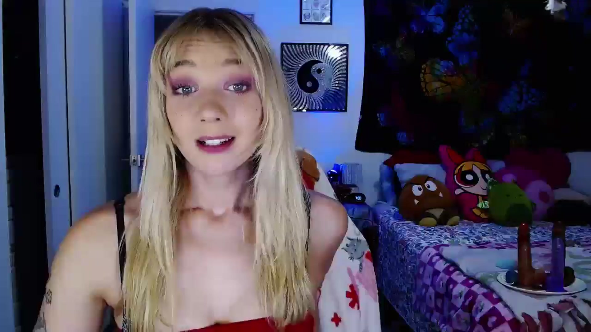 Gallery image thumbnail from VioletRay's myfreecams stream on, 08/28/2025, 02:23 image 12 of 20