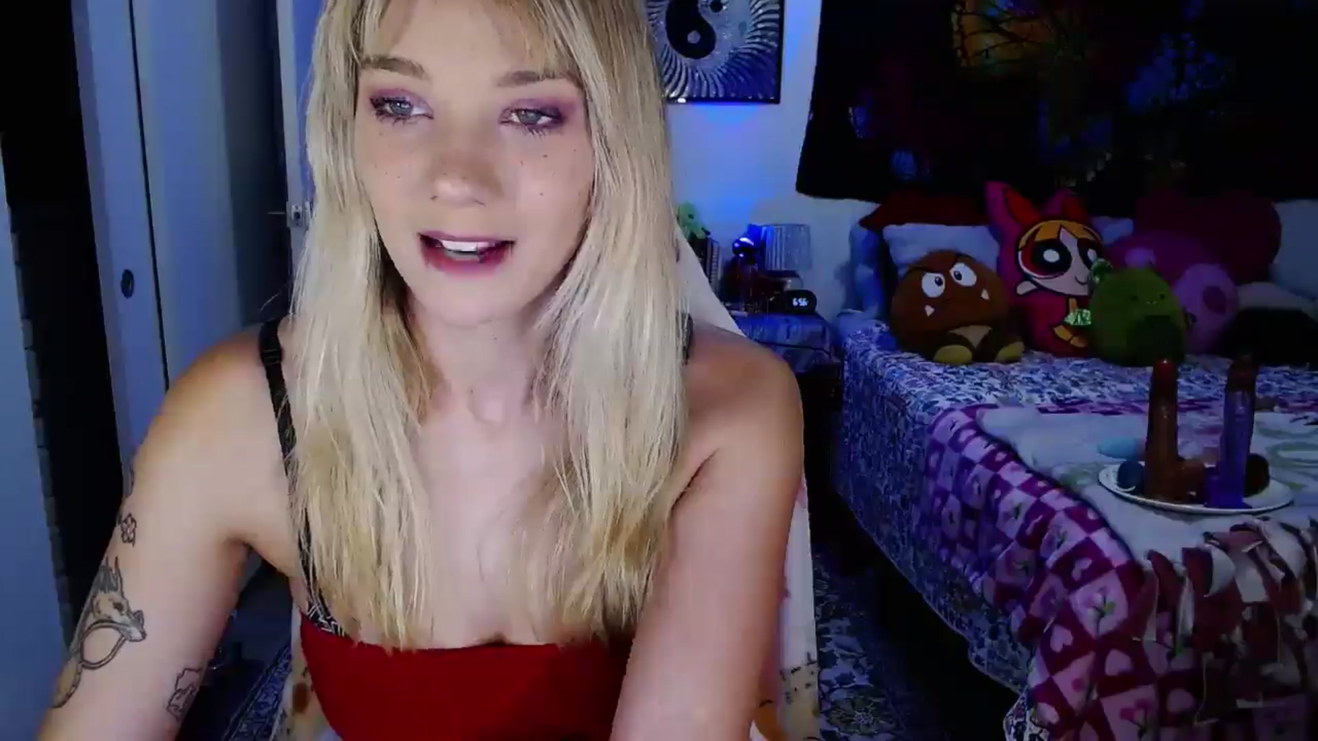 Gallery image thumbnail from VioletRay's myfreecams stream on, 08/28/2025, 02:23 image 10 of 20