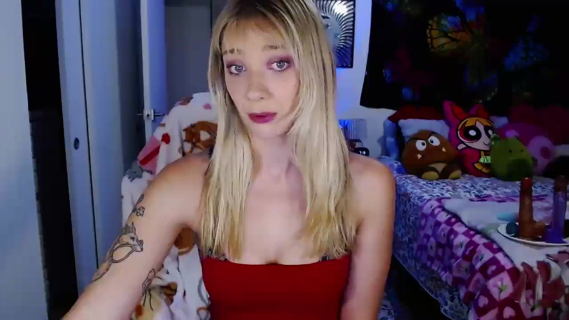 Gallery image thumbnail from VioletRay's myfreecams stream on, 08/28/2025, 02:23 image 18 of 20