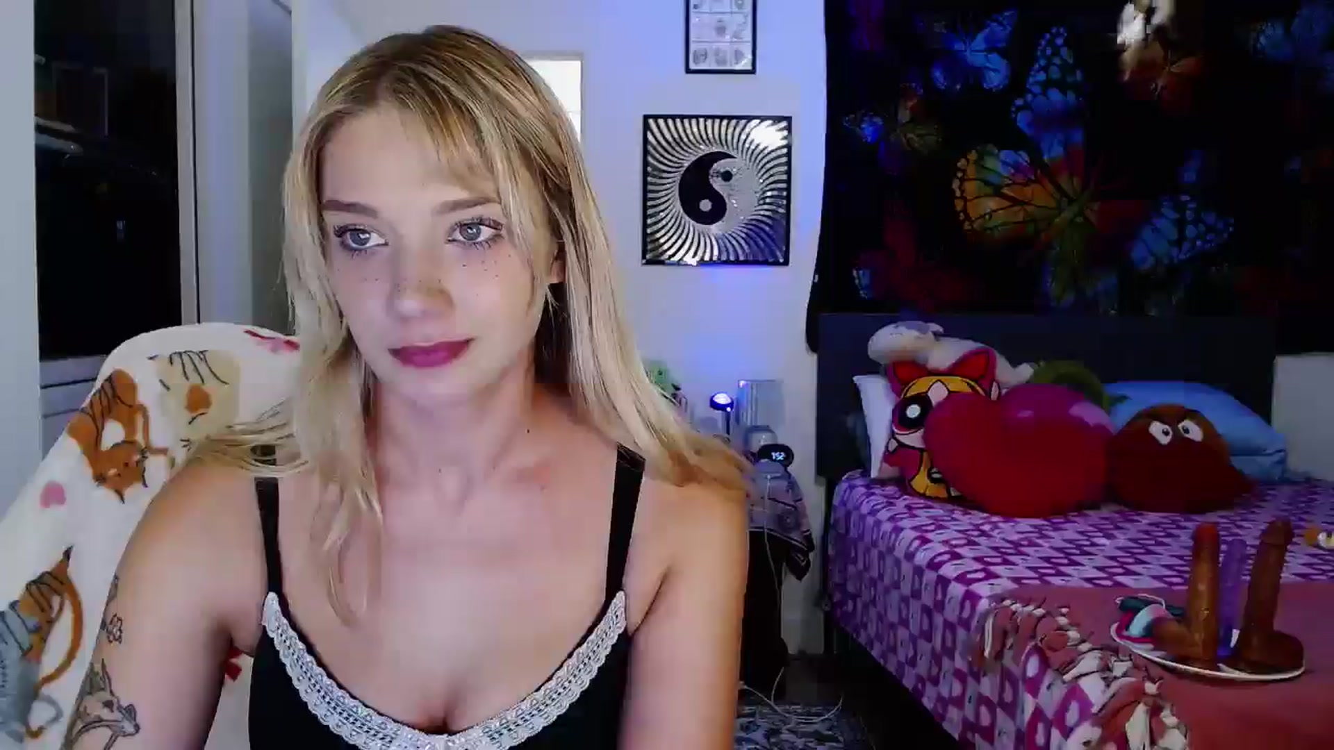 Gallery image thumbnail from VioletRay's myfreecams stream on, 09/01/2025, 03:11 image 7 of 20