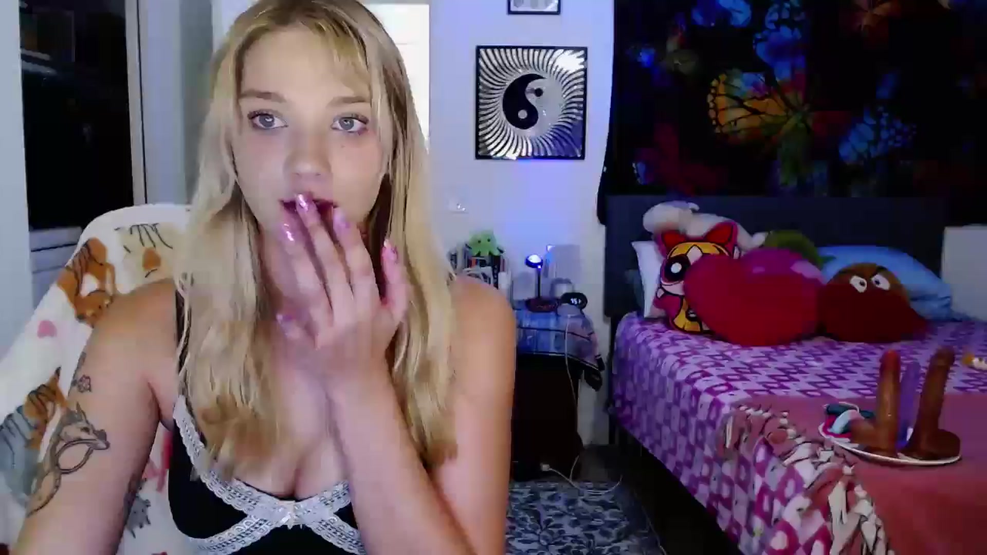 Gallery image thumbnail from VioletRay's myfreecams stream on, 09/01/2025, 03:11 image 6 of 20