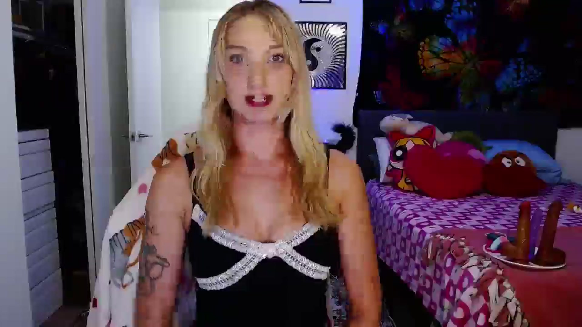 Gallery image thumbnail from VioletRay's myfreecams stream on, 09/01/2025, 03:11 image 16 of 20