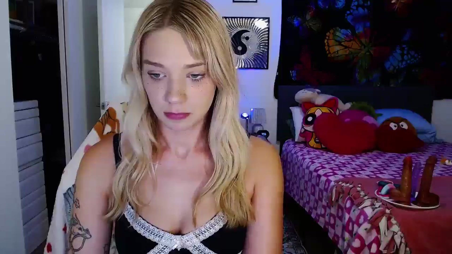 Gallery image thumbnail from VioletRay's myfreecams stream on, 09/01/2025, 03:11 image 10 of 20