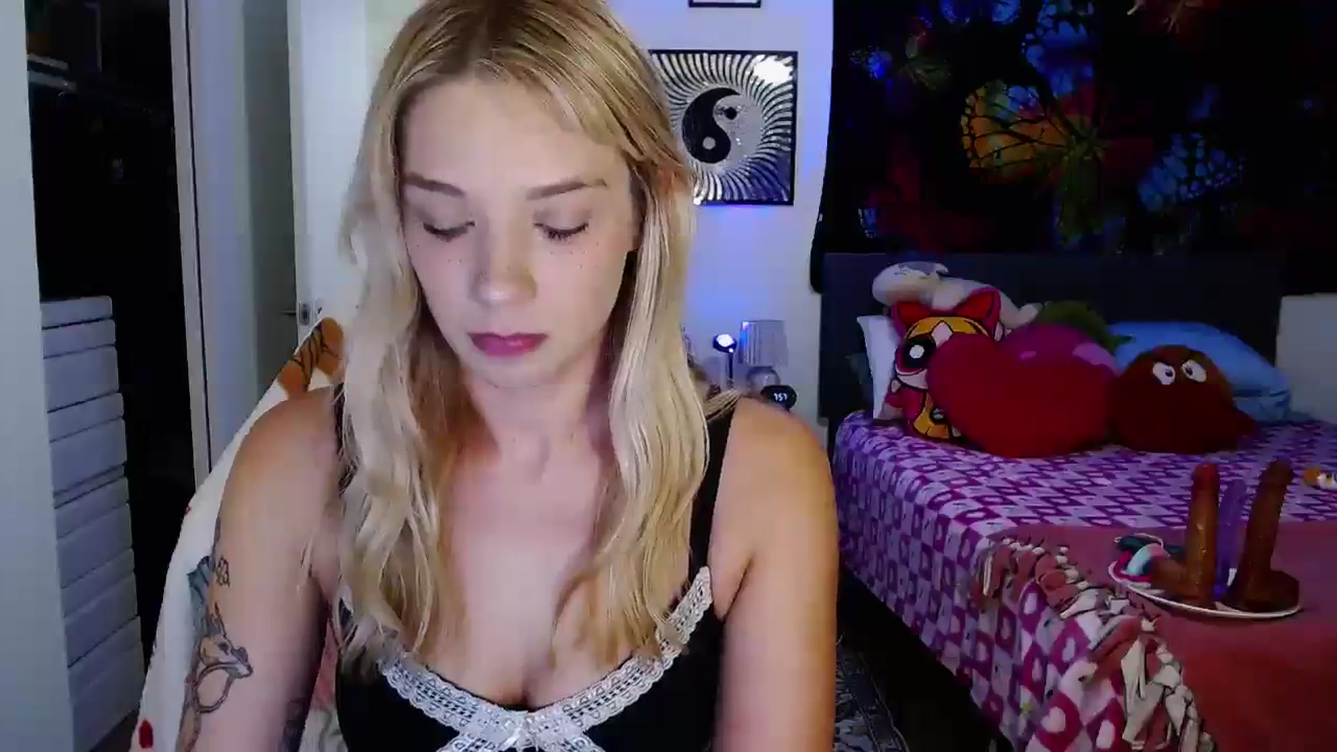 Gallery image thumbnail from VioletRay's myfreecams stream on, 09/01/2025, 03:11 image 12 of 20