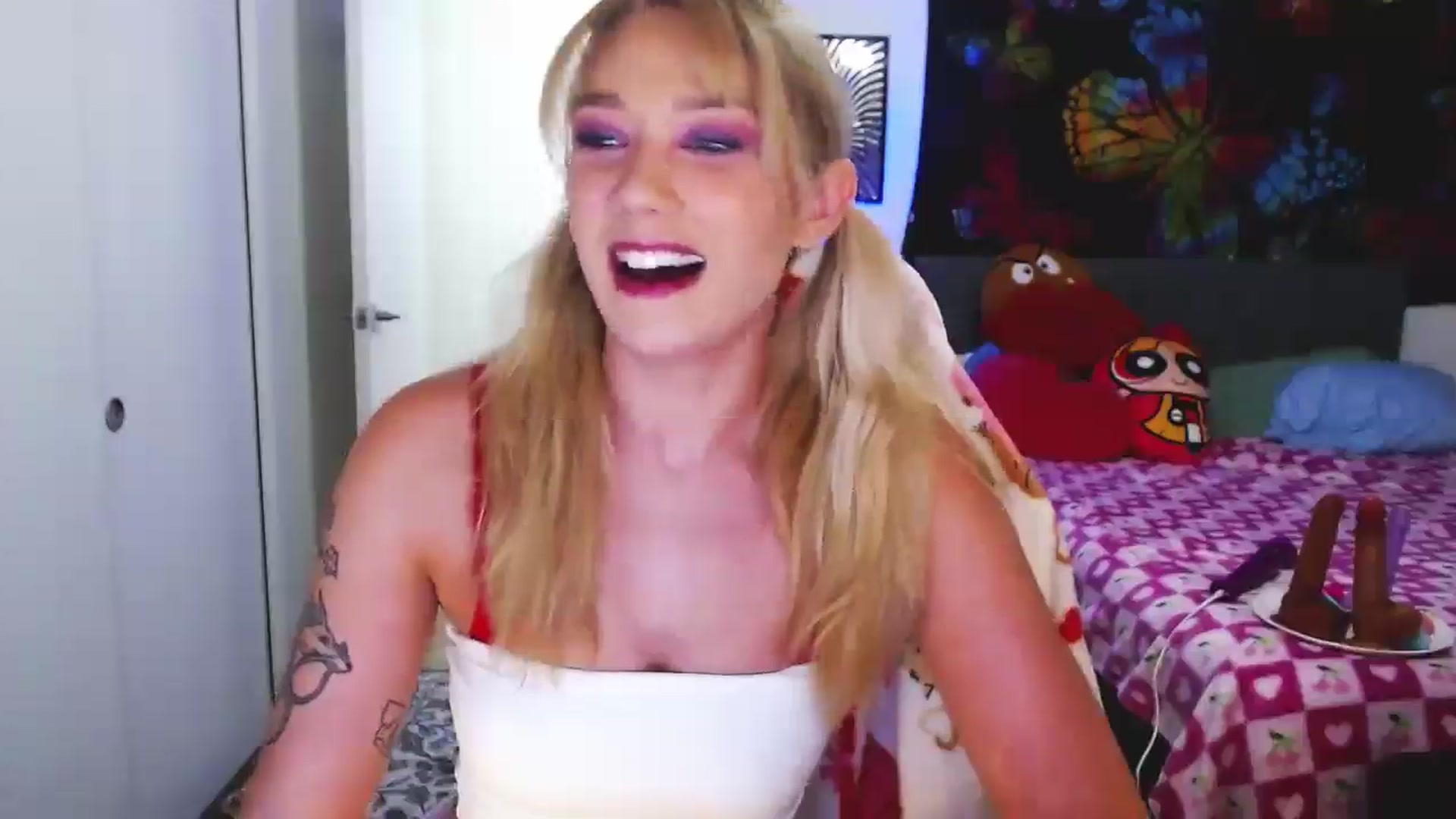 Gallery image thumbnail from VioletRay's myfreecams stream on, 09/12/2025, 04:27 image 11 of 20