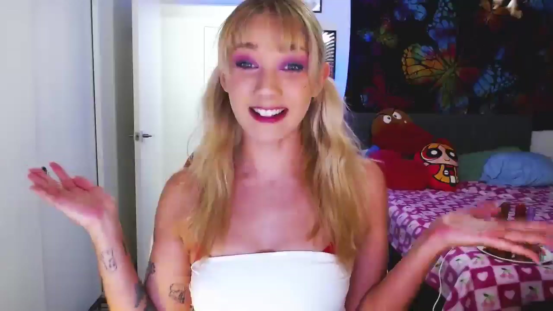 Gallery image thumbnail from VioletRay's myfreecams stream on, 09/12/2025, 04:27 image 18 of 20