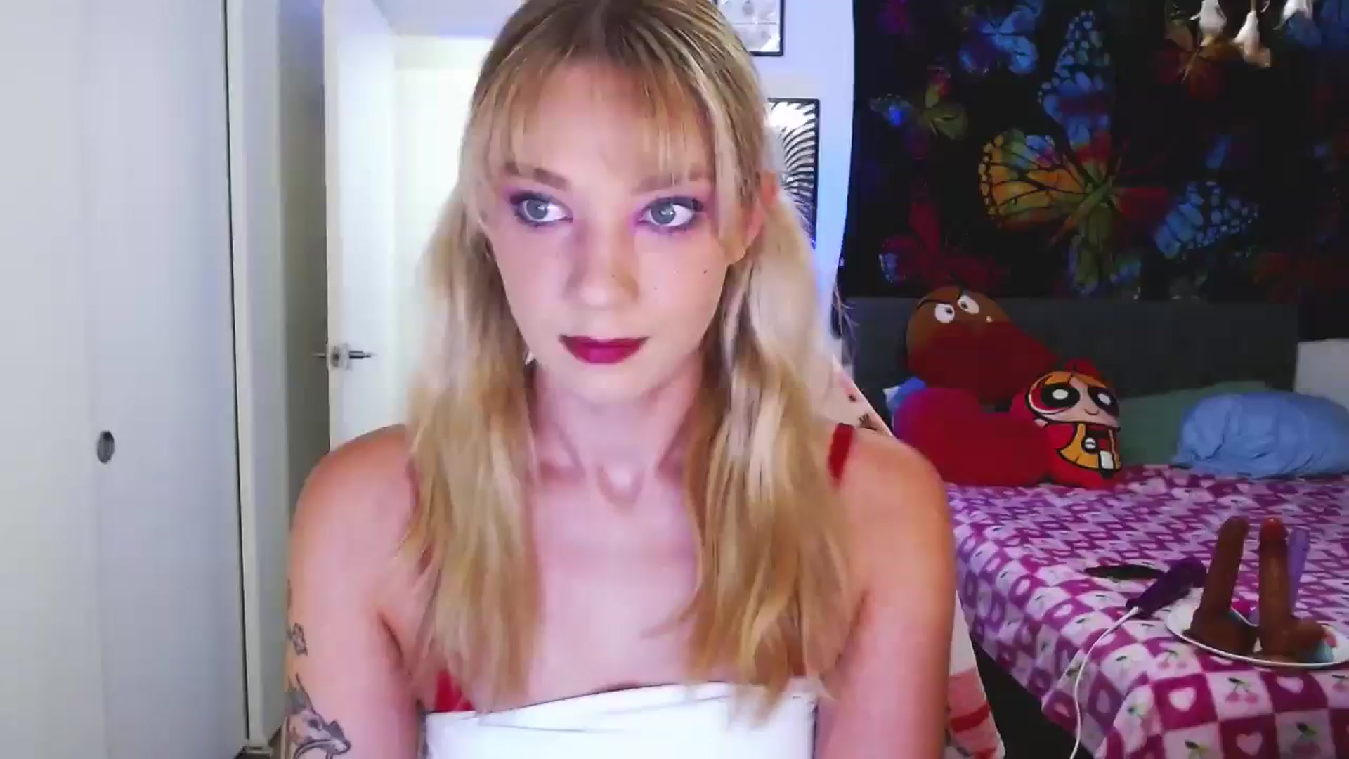Gallery image thumbnail from VioletRay's myfreecams stream on, 09/12/2025, 04:27 image 1 of 20