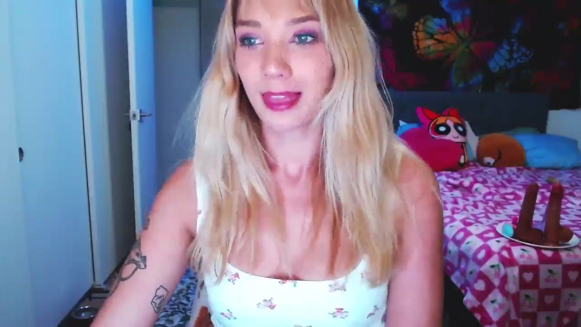 Gallery image thumbnail from VioletRay's myfreecams stream on, 09/14/2025, 01:42 image 8 of 20