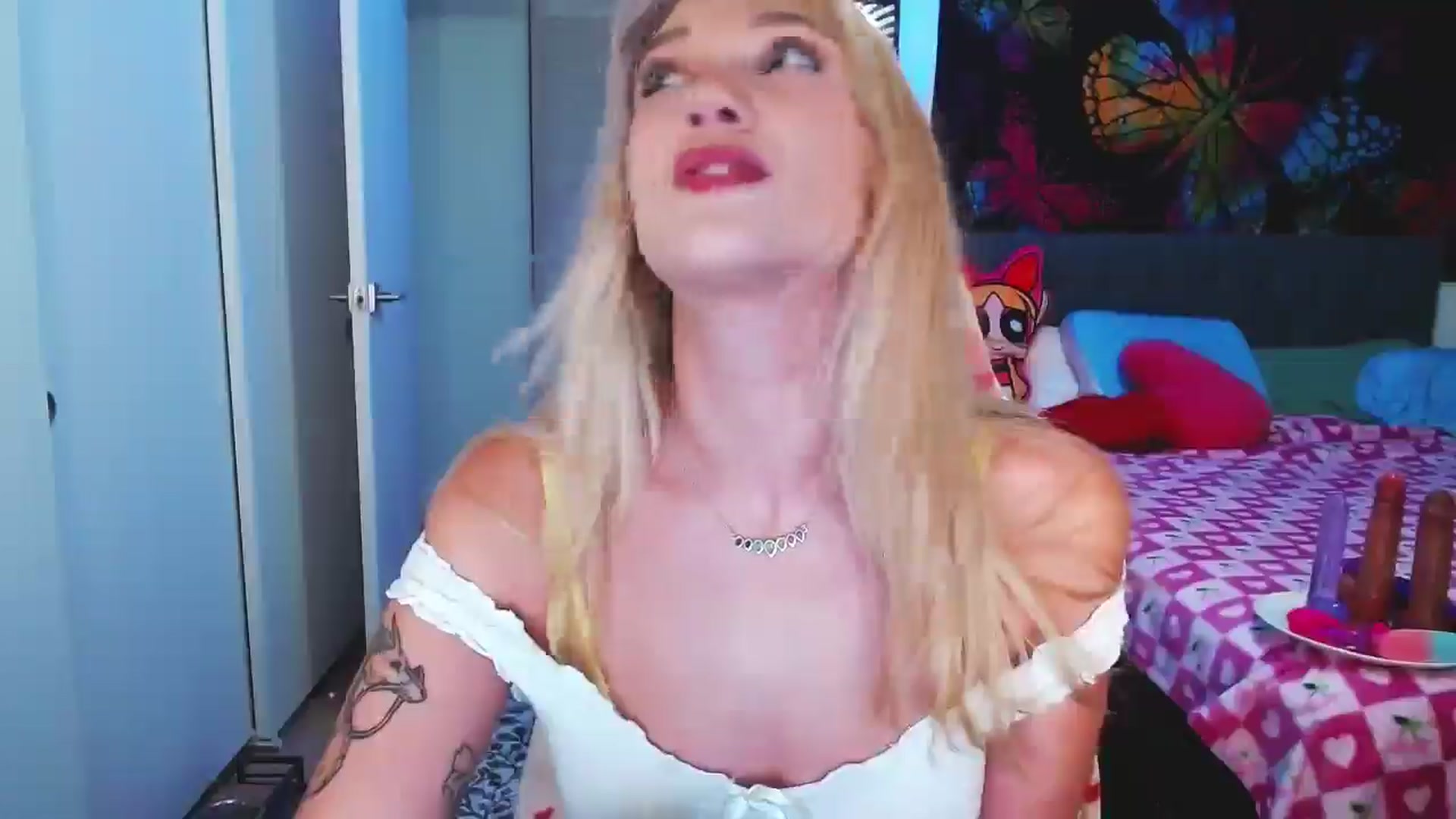 Gallery image thumbnail from VioletRay's myfreecams stream on, 09/16/2025, 23:35 image 5 of 20