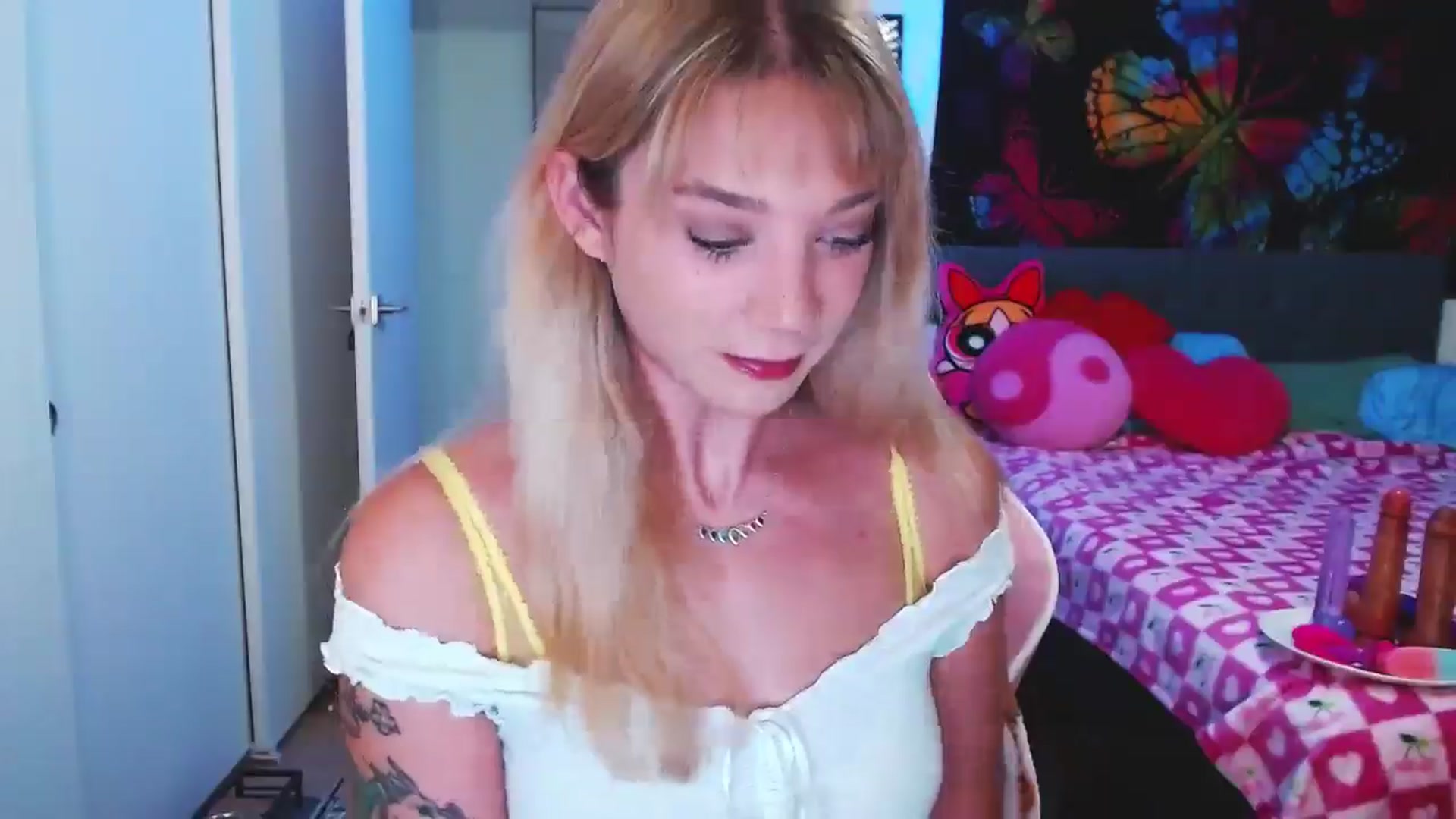 Gallery image thumbnail from VioletRay's myfreecams stream on, 09/16/2025, 23:35 image 12 of 20