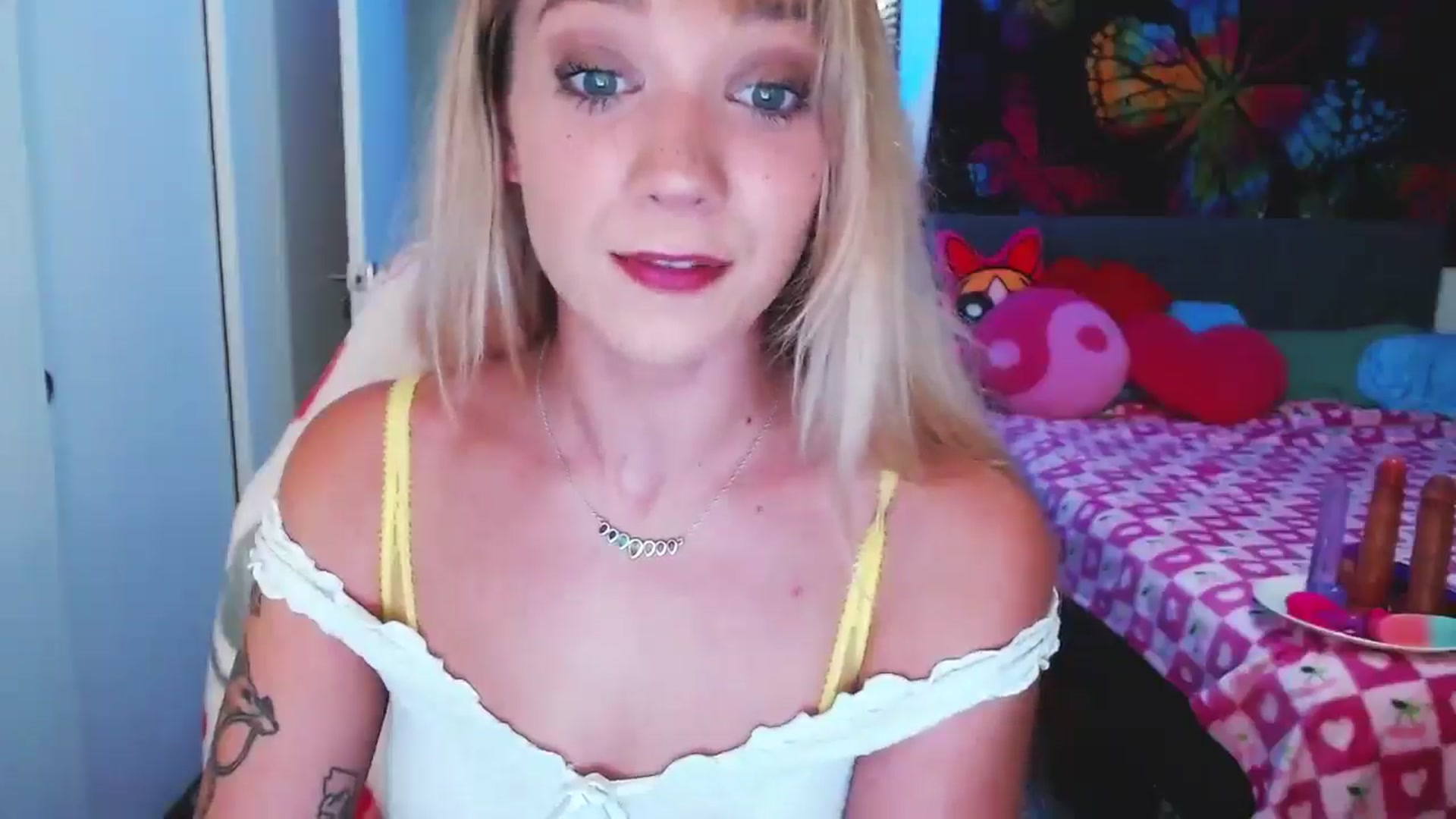 Gallery image thumbnail from VioletRay's myfreecams stream on, 09/16/2025, 23:35 image 8 of 20