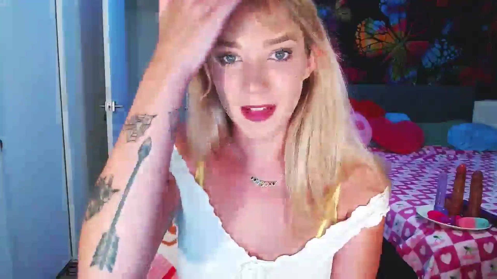 Gallery image thumbnail from VioletRay's myfreecams stream on, 09/16/2025, 23:35 image 15 of 20