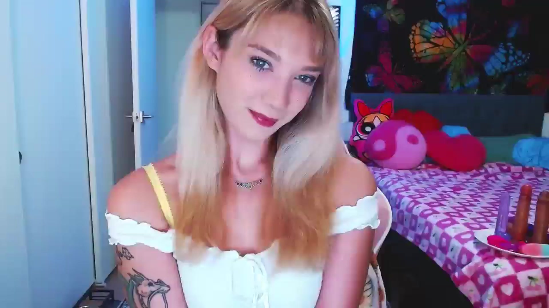 Gallery image thumbnail from VioletRay's myfreecams stream on, 09/16/2025, 23:35 image 11 of 20