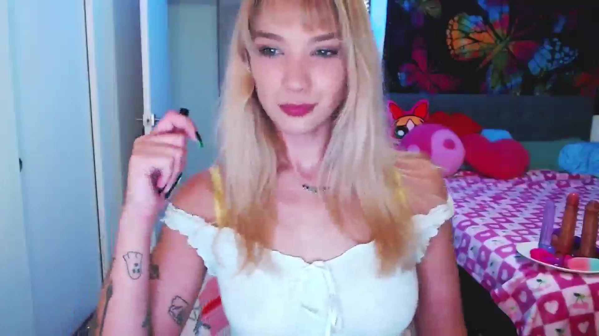 Gallery image thumbnail from VioletRay's myfreecams stream on, 09/16/2025, 23:35 image 9 of 20