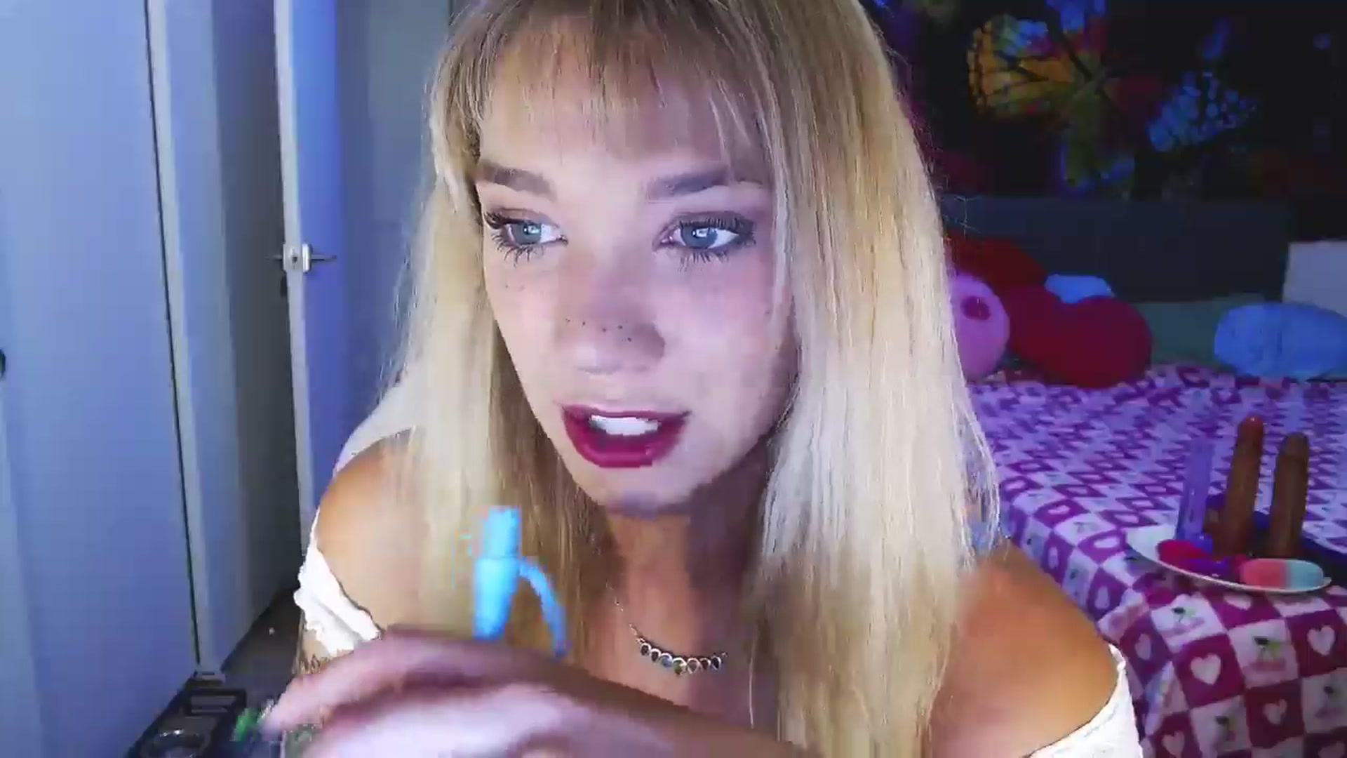 Gallery image thumbnail from VioletRay's myfreecams stream on, 09/16/2025, 23:35 image 18 of 20