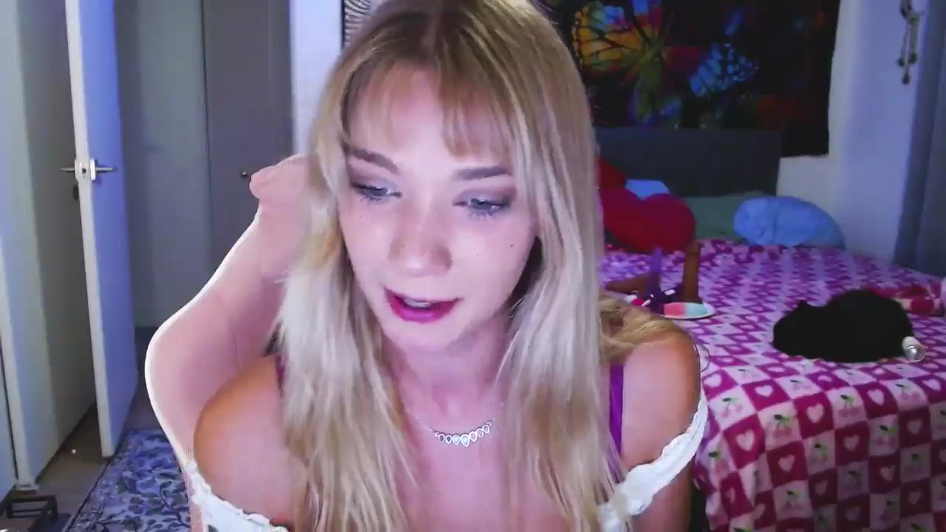 Gallery image thumbnail from VioletRay's myfreecams stream on, 09/17/2025, 02:15 image 11 of 20