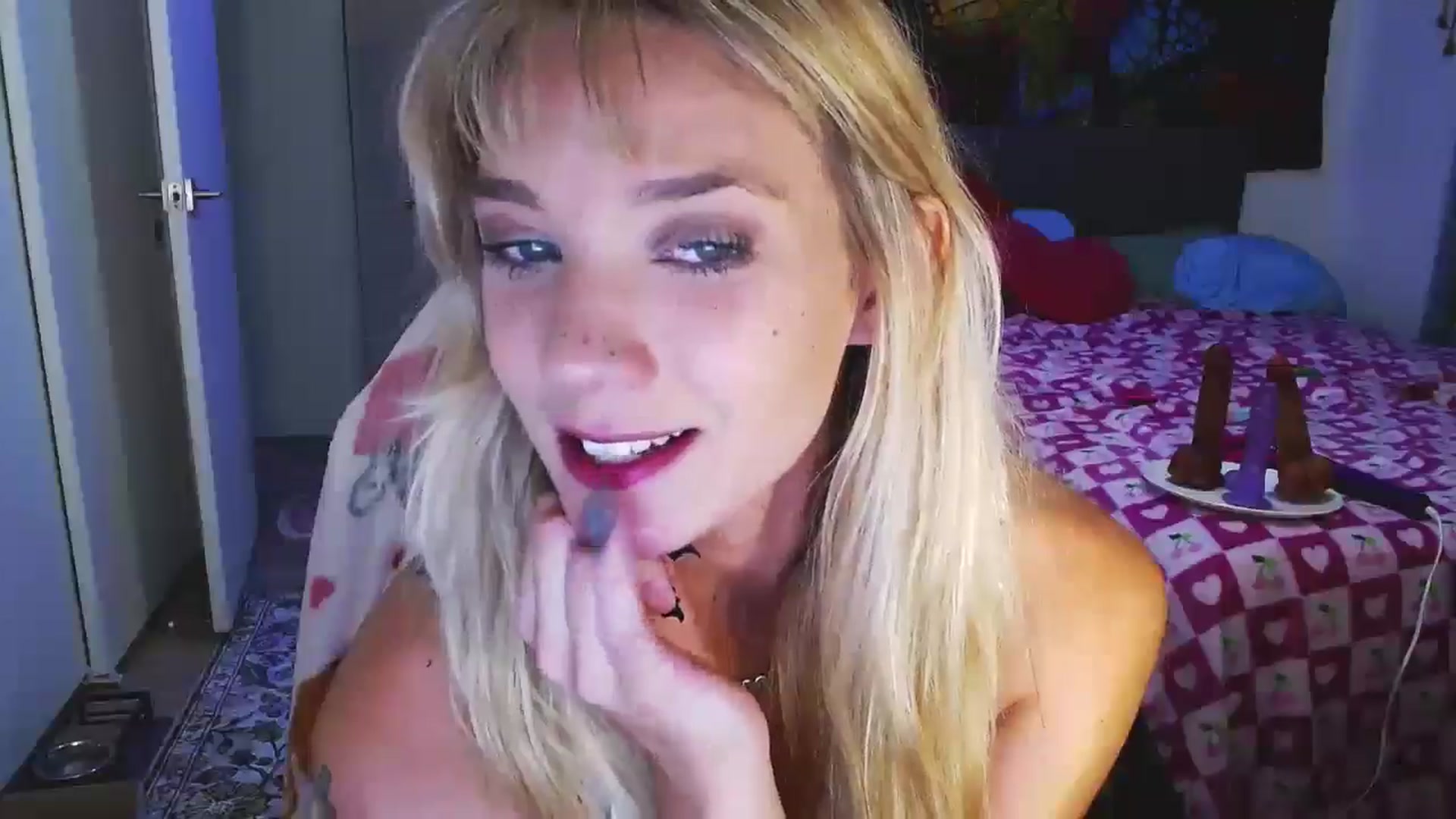 Gallery image thumbnail from VioletRay's myfreecams stream on, 09/17/2025, 03:05 image 20 of 20
