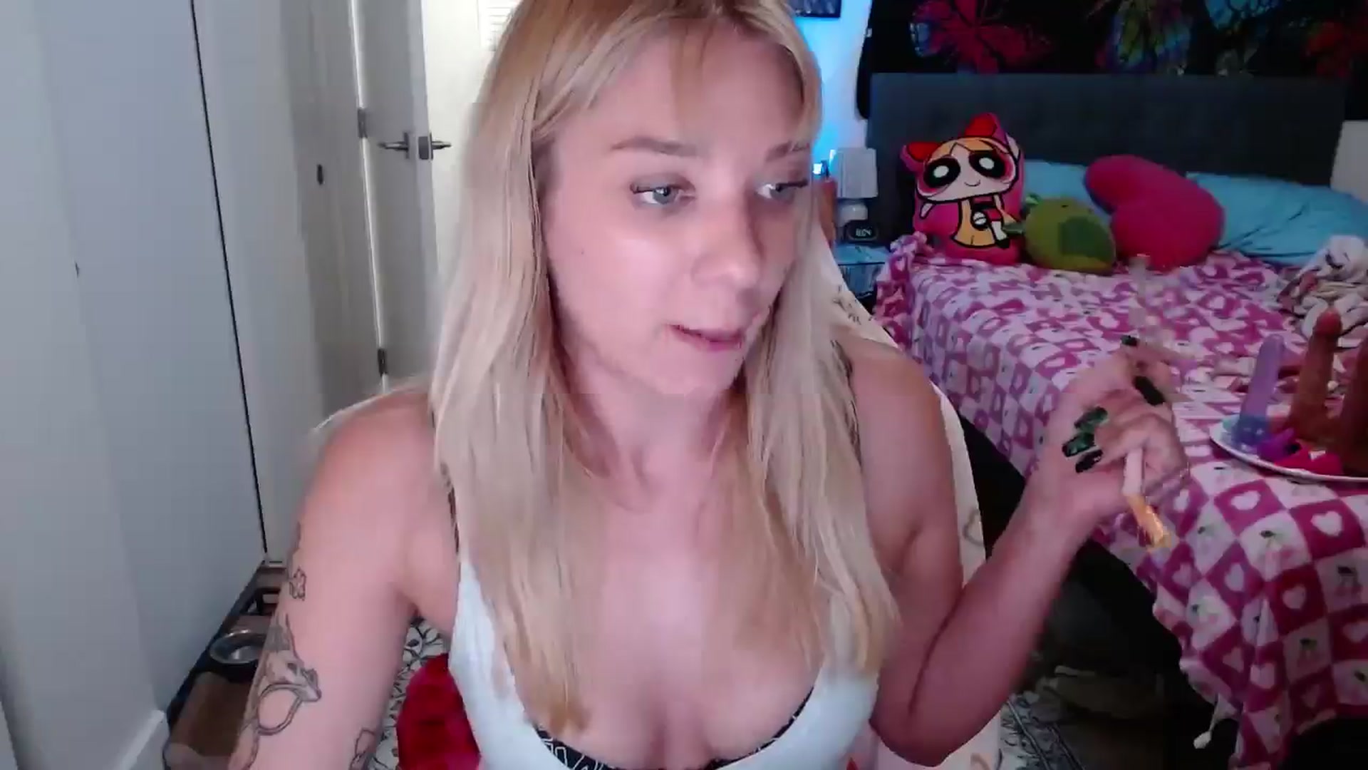 Gallery image thumbnail from VioletRay's myfreecams stream on, 09/30/2025, 03:09 image 19 of 20