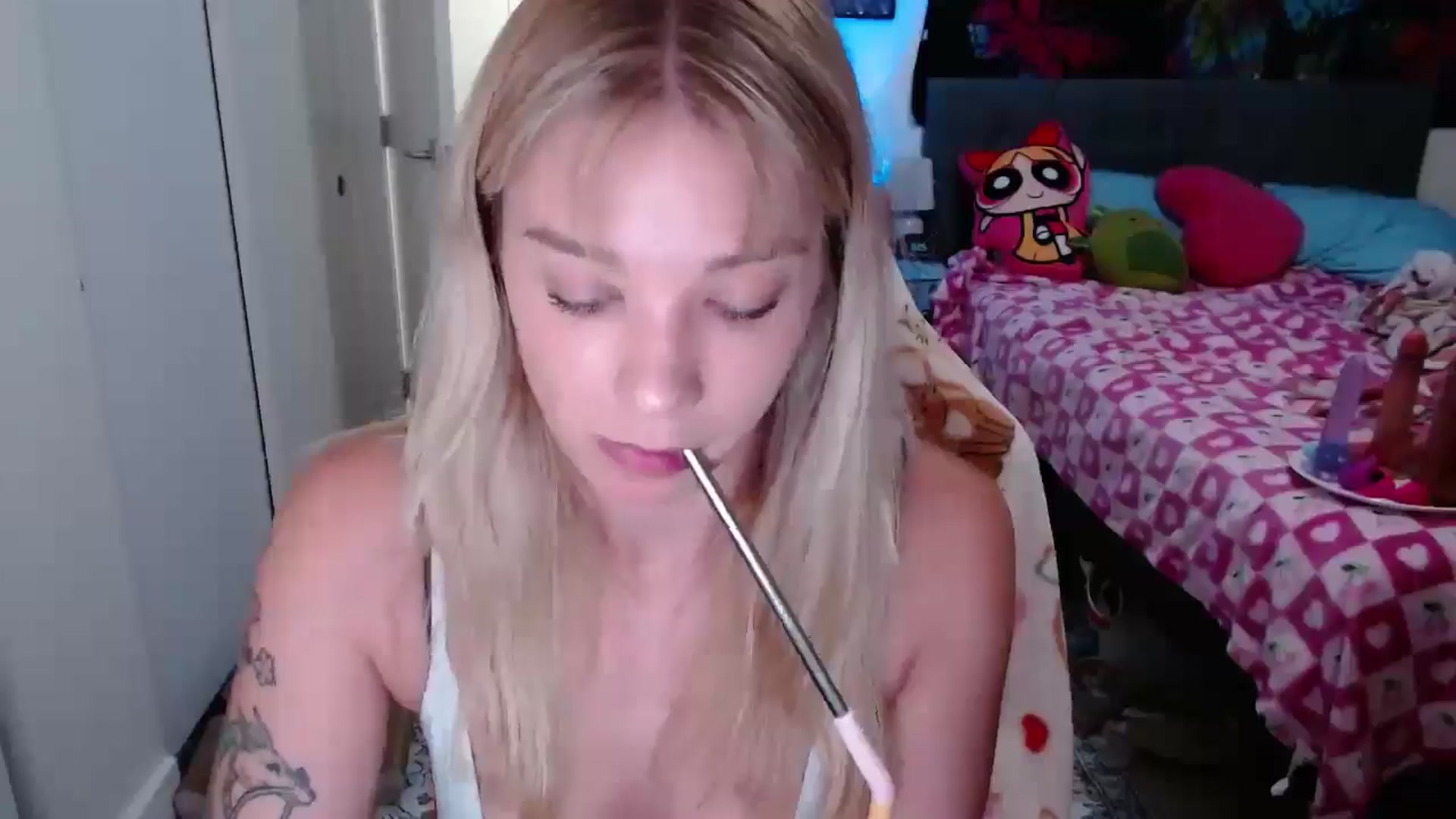 Gallery image thumbnail from VioletRay's myfreecams stream on, 09/30/2025, 03:09 image 20 of 20