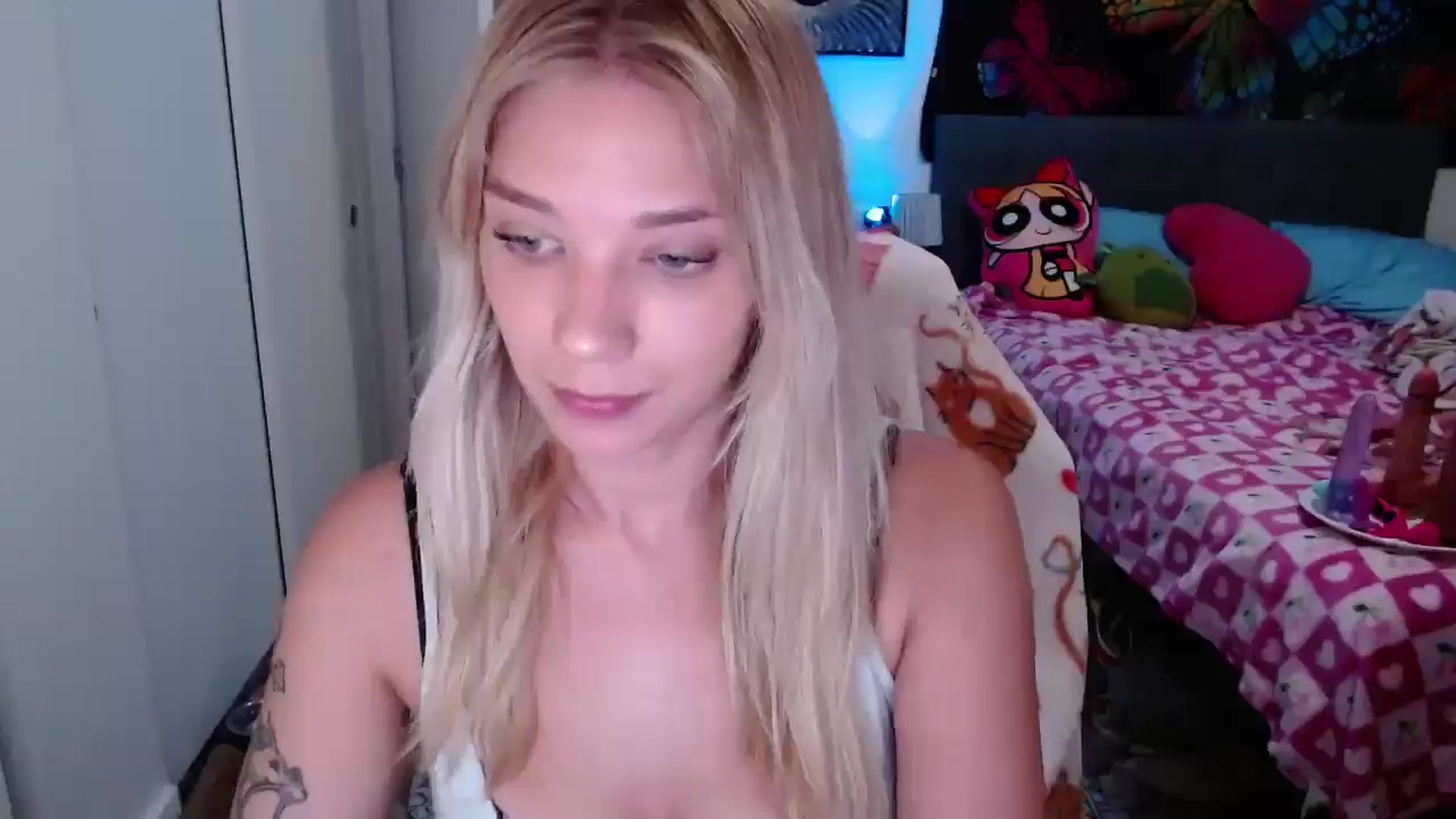 Gallery image thumbnail from VioletRay's myfreecams stream on, 09/30/2025, 03:09 image 3 of 20