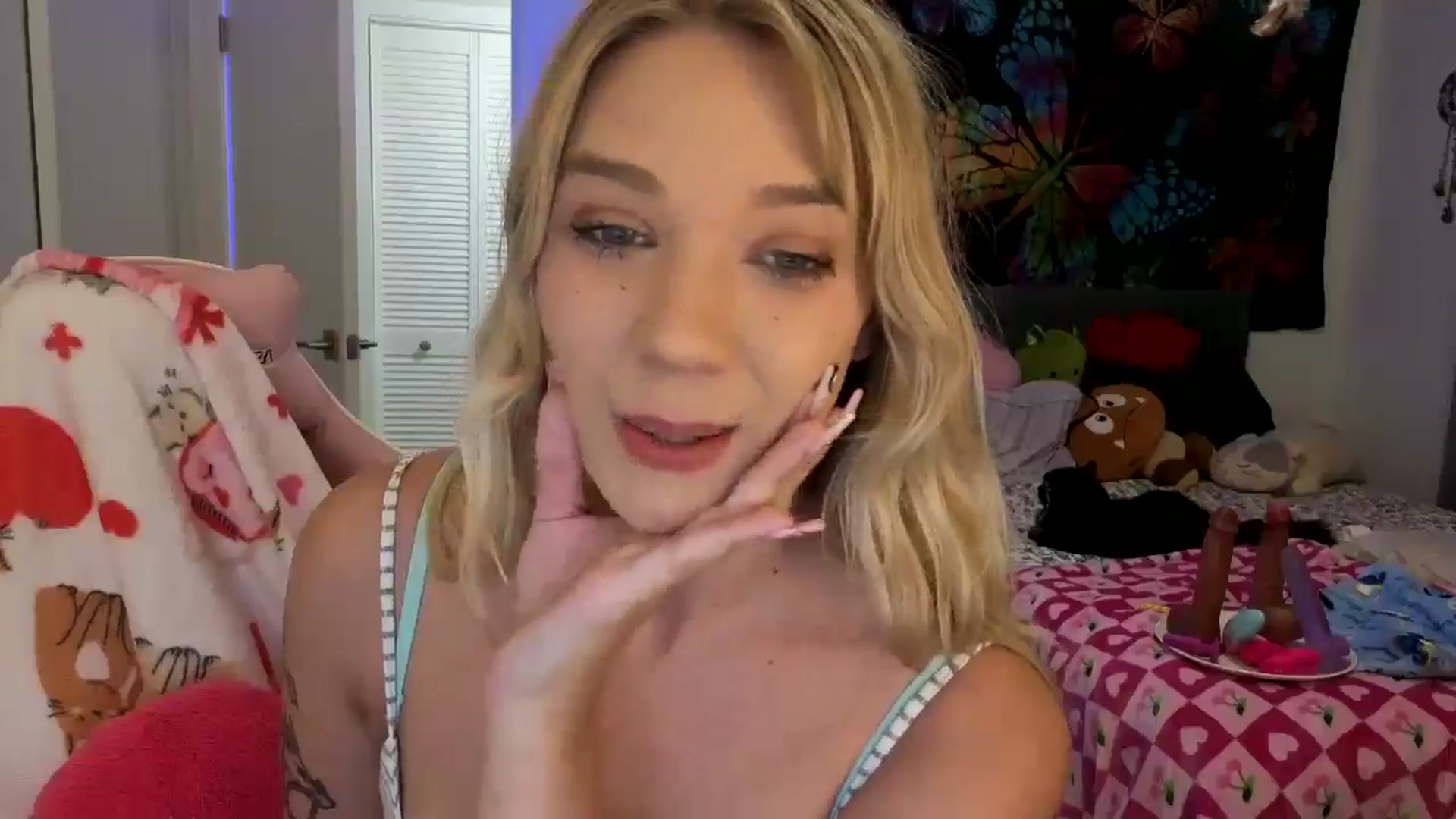 Gallery image thumbnail from VioletRay's myfreecams stream on, 10/14/2025, 05:42 image 4 of 20