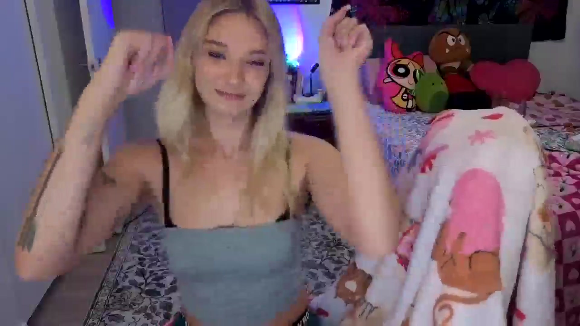 Gallery image thumbnail from VioletRay's myfreecams stream on, 10/15/2025, 03:43 image 8 of 20