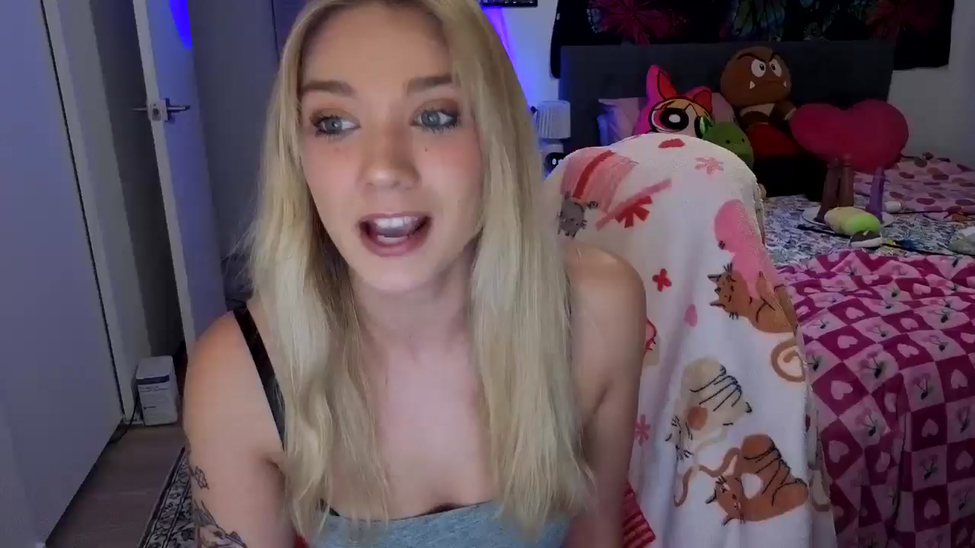 Gallery image thumbnail from VioletRay's myfreecams stream on, 10/15/2025, 03:43 image 1 of 20