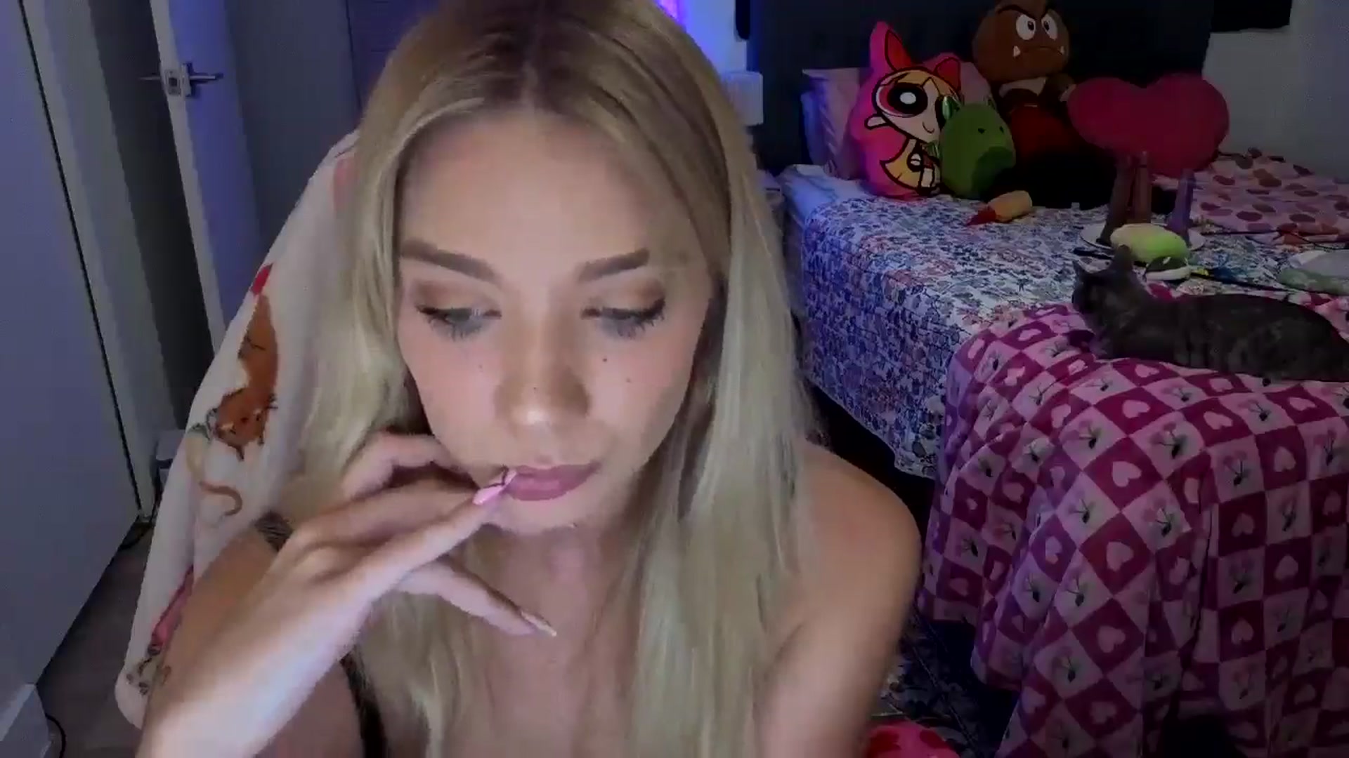 Gallery image thumbnail from VioletRay's myfreecams stream on, 10/15/2025, 03:43 image 19 of 20