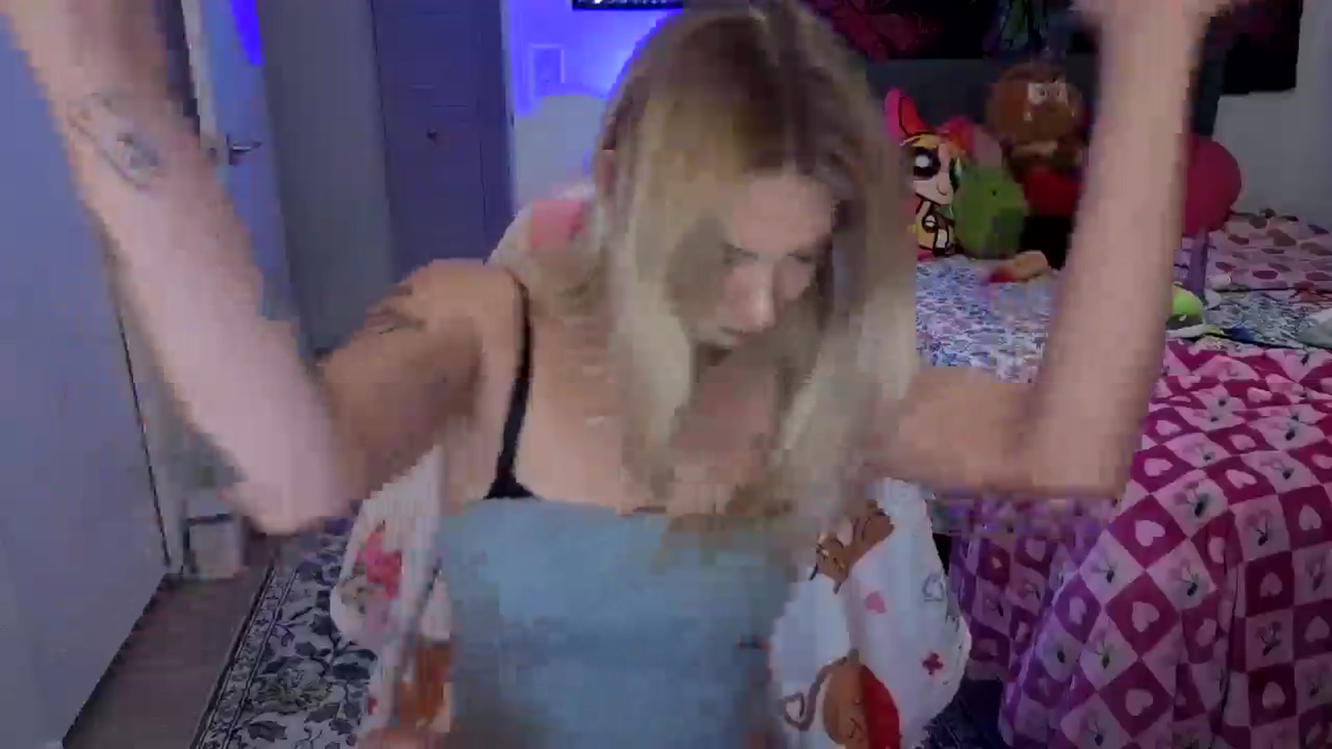 Gallery image thumbnail from VioletRay's myfreecams stream on, 10/15/2025, 03:43 image 9 of 20
