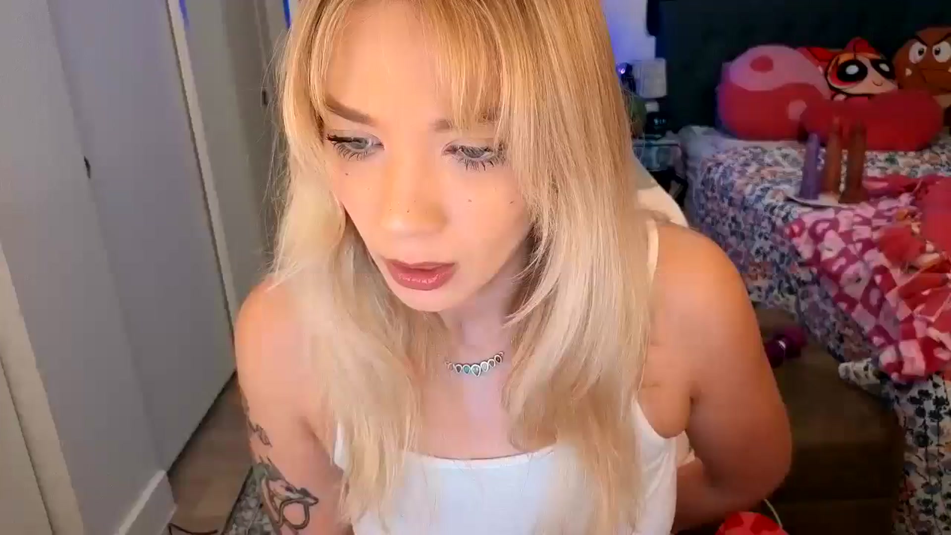 Gallery image thumbnail from VioletRay's myfreecams stream on, 10/26/2025, 04:55 image 2 of 20