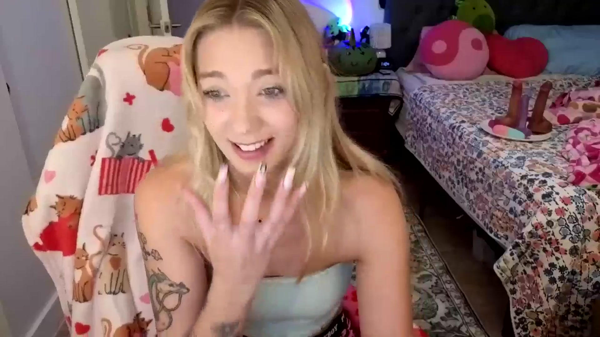 Gallery image thumbnail from VioletRay's myfreecams stream on, 10/28/2025, 06:53 image 2 of 20