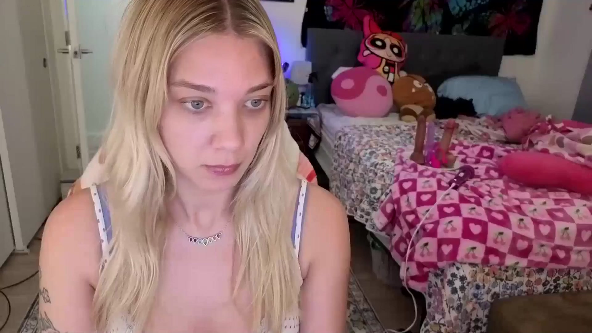 Gallery image thumbnail from VioletRay's myfreecams stream on, 10/31/2025, 05:11 image 19 of 20