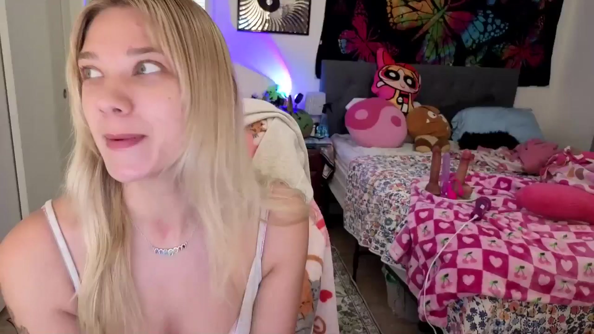 Gallery image thumbnail from VioletRay's myfreecams stream on, 10/31/2025, 05:11 image 1 of 20