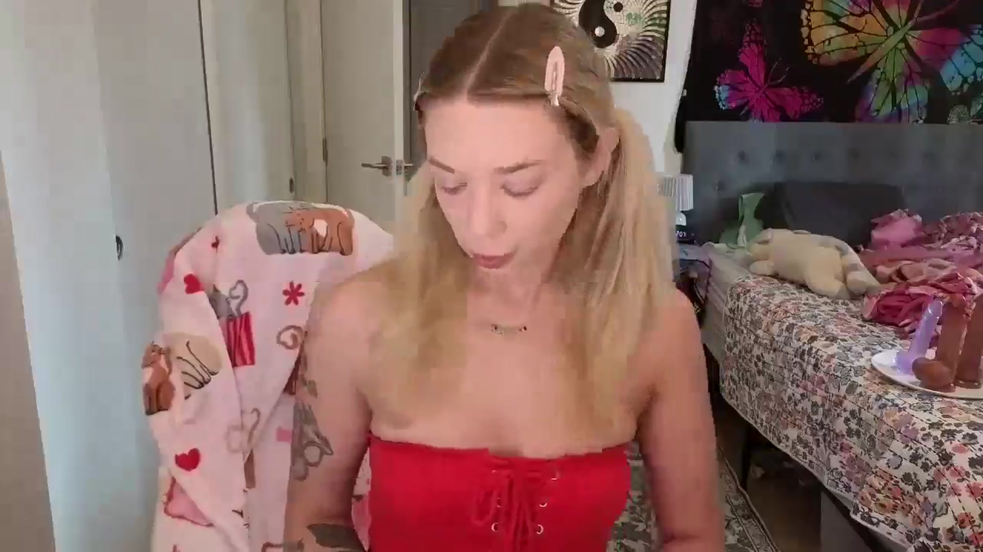 Gallery image thumbnail from VioletRay's myfreecams stream on, 11/11/2025, 21:32 image 12 of 20