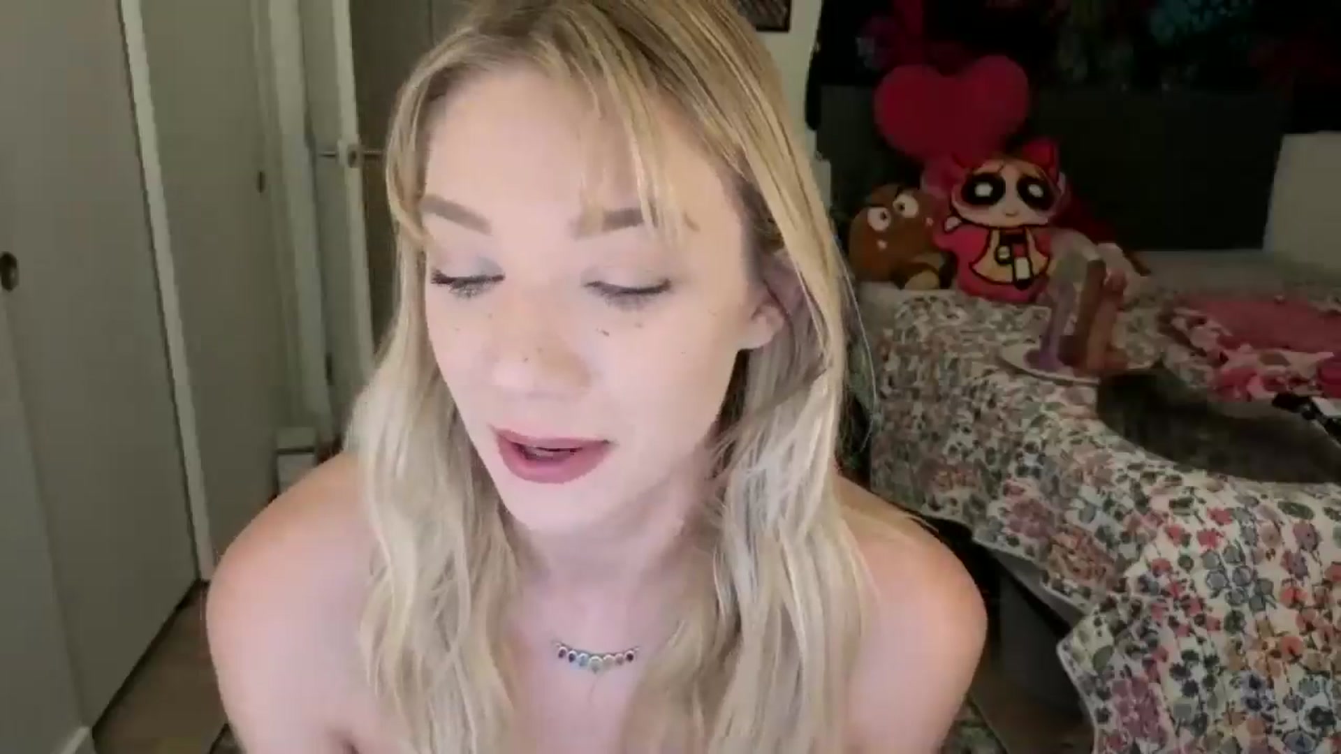 Gallery image thumbnail from VioletRay's myfreecams stream on, 11/13/2025, 05:33 image 16 of 20