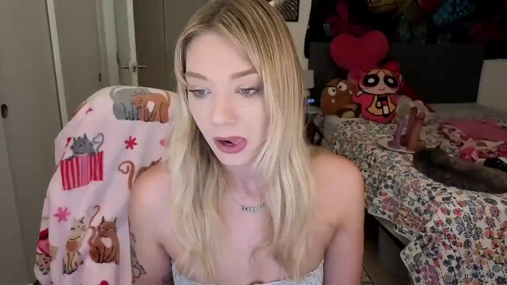 Gallery image thumbnail from VioletRay's myfreecams stream on, 11/13/2025, 05:33 image 20 of 20