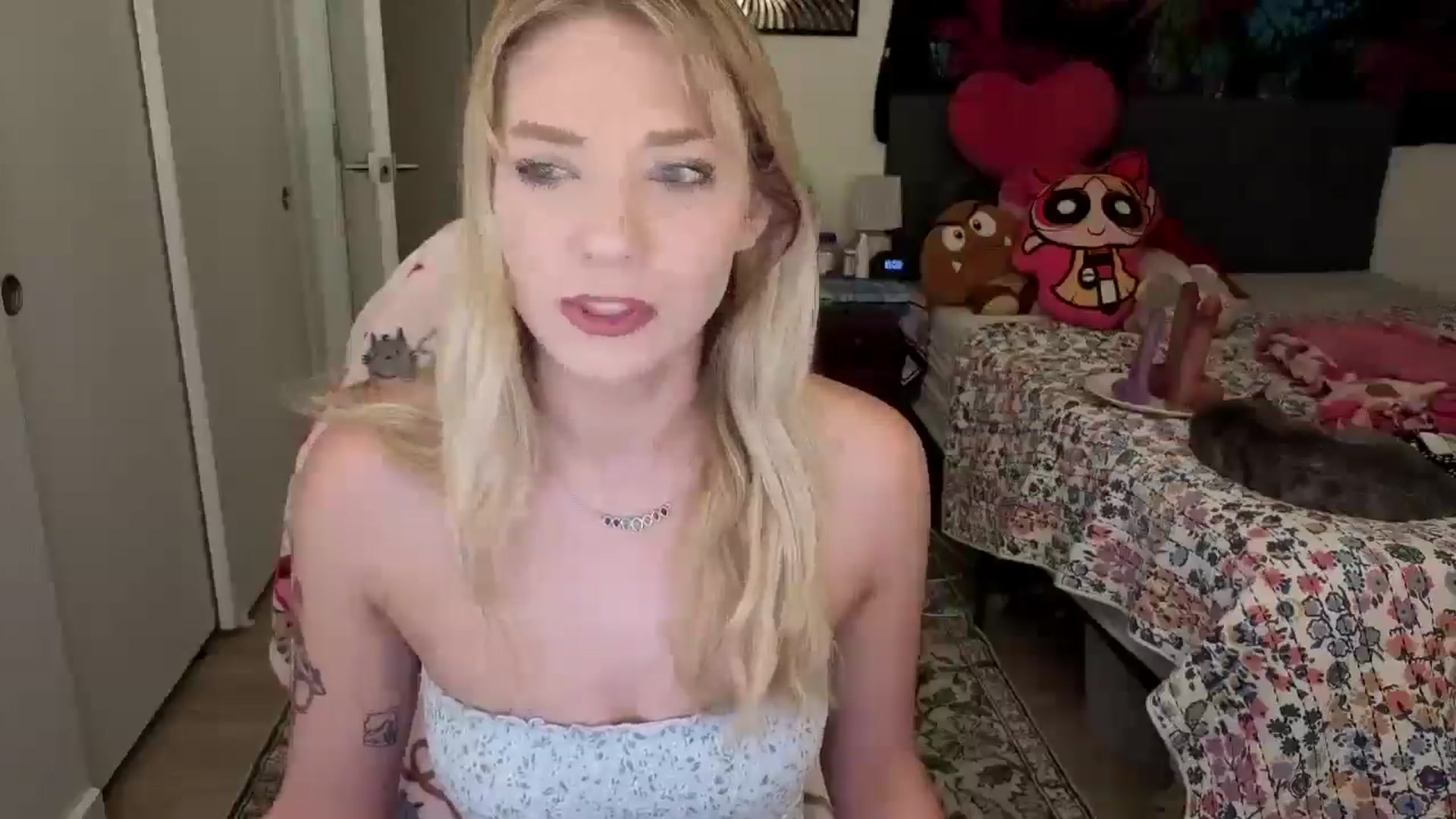 Gallery image thumbnail from VioletRay's myfreecams stream on, 11/13/2025, 05:33 image 13 of 20