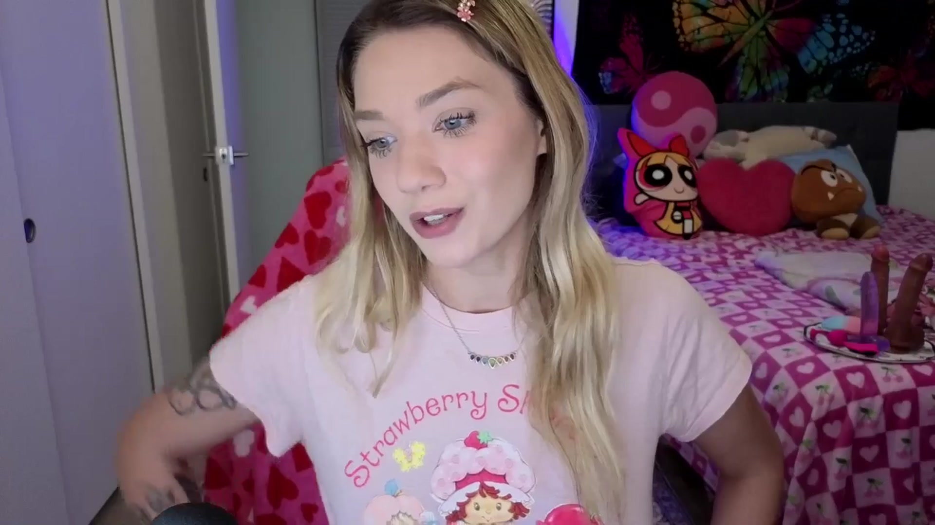 Gallery image thumbnail from VioletRay's myfreecams stream on, 02/04/2026, 23:21 image 20 of 20