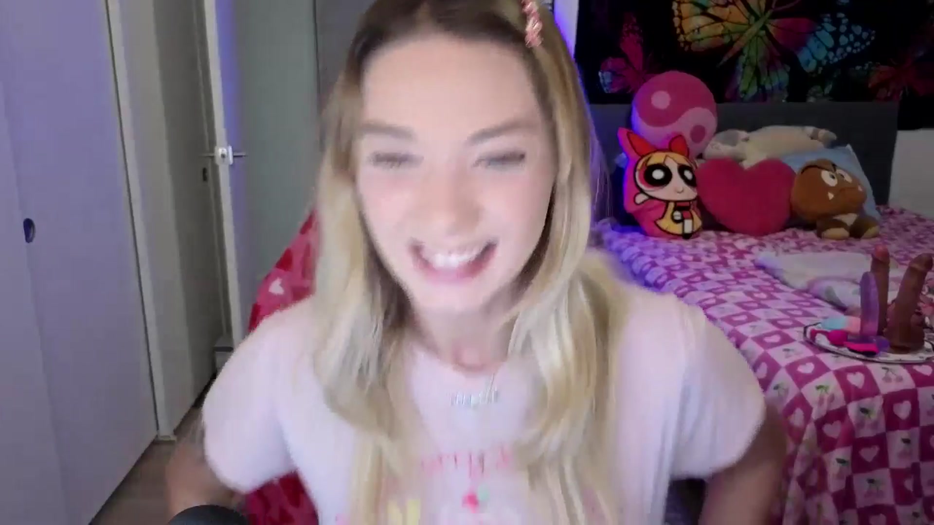 Gallery image thumbnail from VioletRay's myfreecams stream on, 02/04/2026, 23:21 image 11 of 20