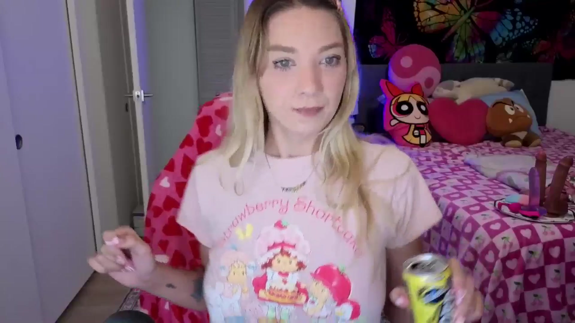Gallery image thumbnail from VioletRay's myfreecams stream on, 02/04/2026, 23:21 image 4 of 20