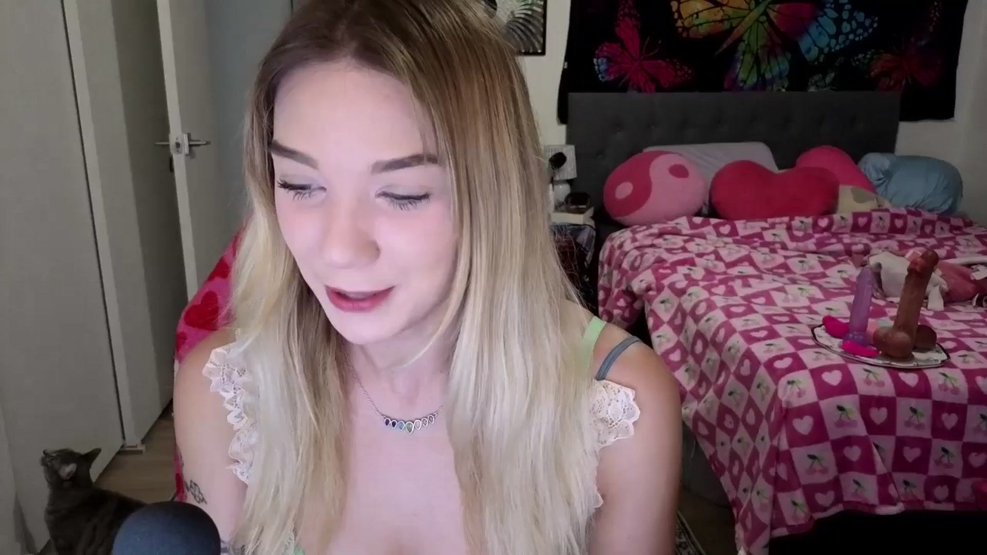 Gallery image thumbnail from VioletRay's myfreecams stream on, 02/08/2026, 24:57 image 1 of 20