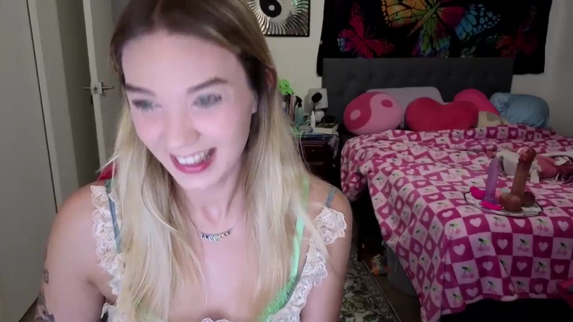 Gallery image thumbnail from VioletRay's myfreecams stream on, 02/08/2026, 24:57 image 13 of 20