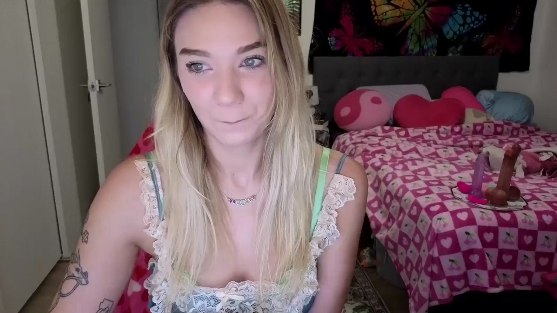 Gallery image thumbnail from VioletRay's myfreecams stream on, 02/08/2026, 24:57 image 15 of 20