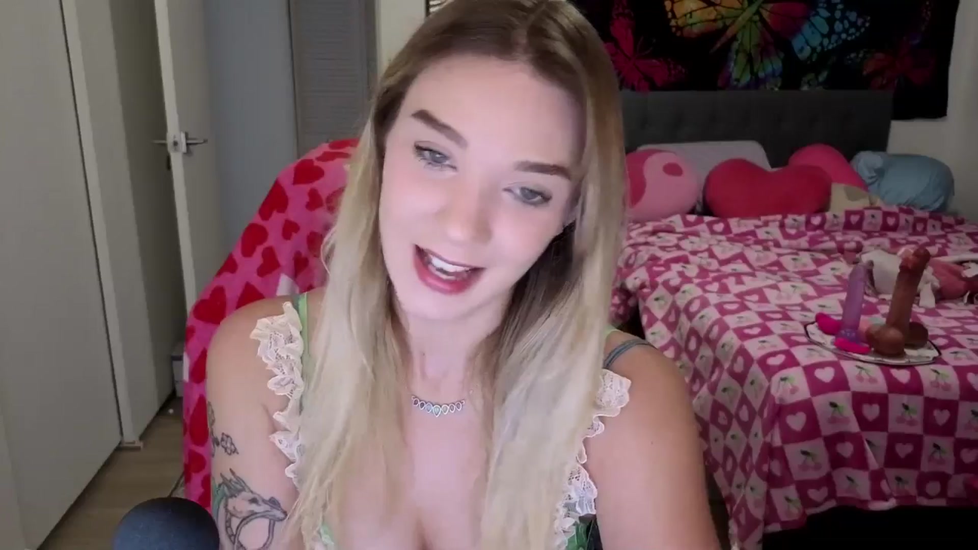 Gallery image thumbnail from VioletRay's myfreecams stream on, 02/08/2026, 24:57 image 2 of 20