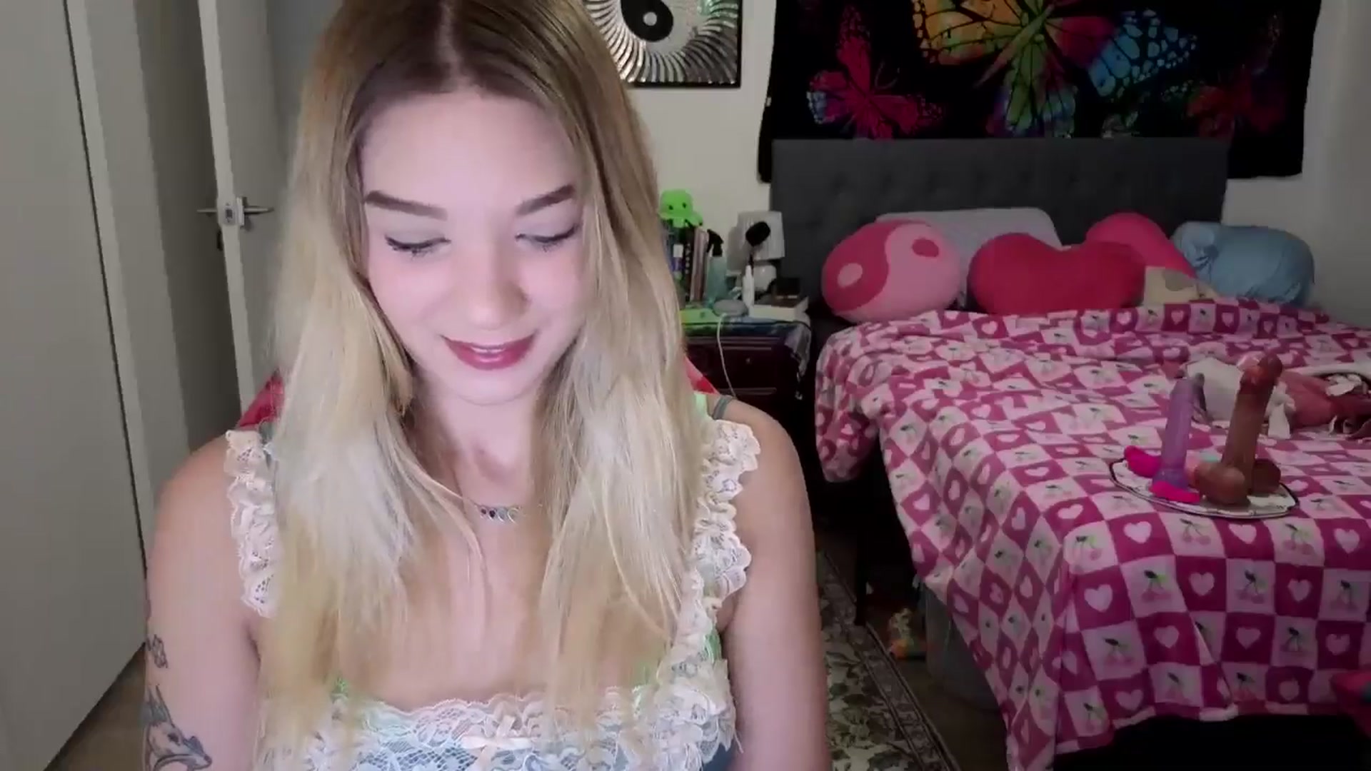 Gallery image thumbnail from VioletRay's myfreecams stream on, 02/08/2026, 24:57 image 12 of 20