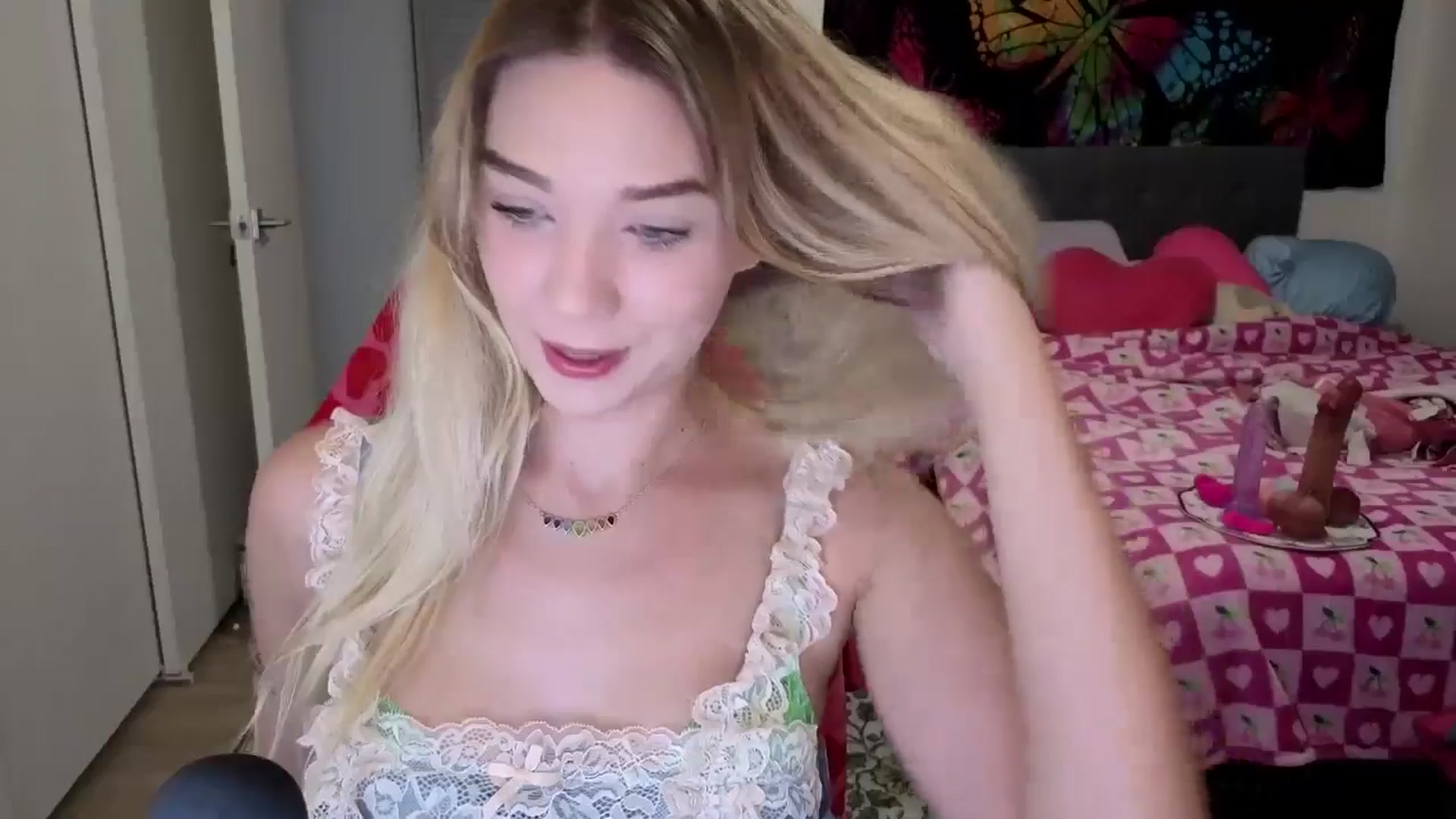 Gallery image thumbnail from VioletRay's myfreecams stream on, 02/08/2026, 24:57 image 9 of 20