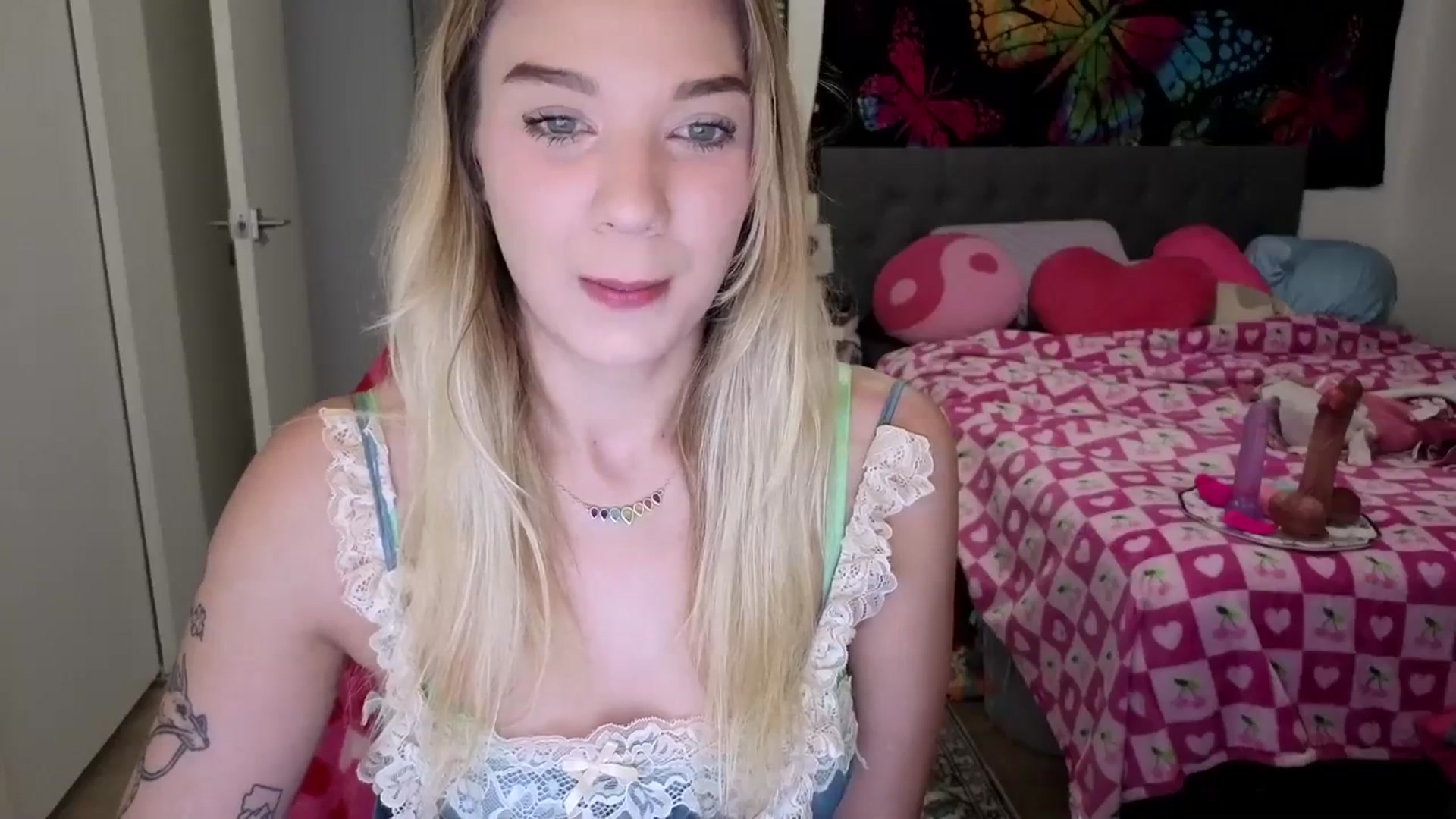 Gallery image thumbnail from VioletRay's myfreecams stream on, 02/08/2026, 24:57 image 16 of 20