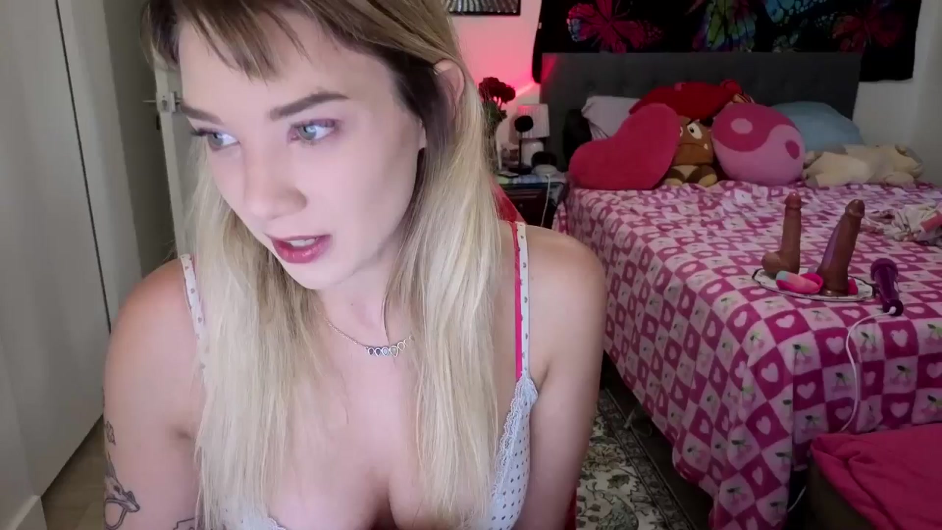 Gallery image thumbnail from VioletRay's myfreecams stream on, 02/14/2026, 22:24 image 1 of 20